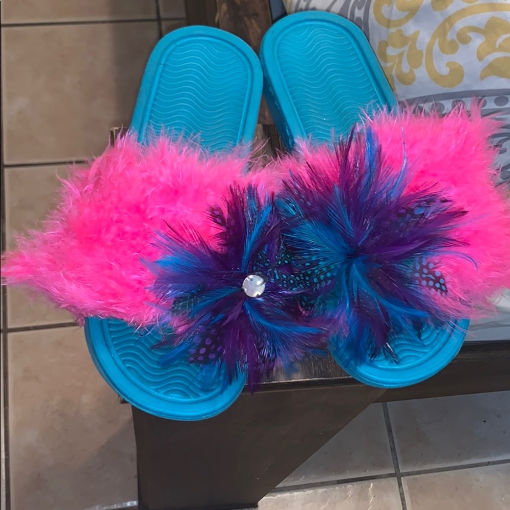 Fur slippers